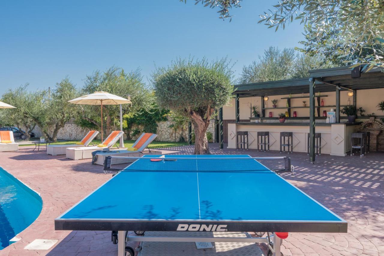 Astarte Villas - Istar Villa With Tennis Court Makhairádhon Buitenkant foto