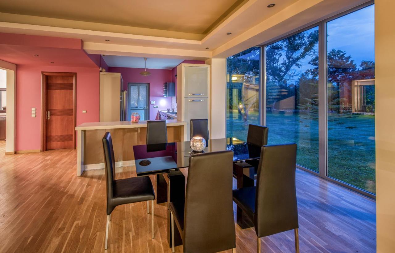 Astarte Villas - Istar Villa With Tennis Court Makhairádhon Buitenkant foto