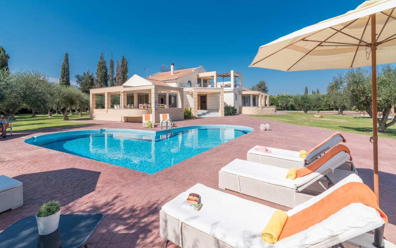 Astarte Villas - Istar Villa With Tennis Court Makhairádhon Buitenkant foto