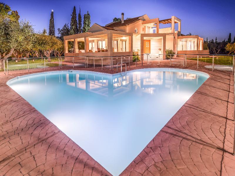 Astarte Villas - Istar Villa With Tennis Court Makhairádhon Buitenkant foto
